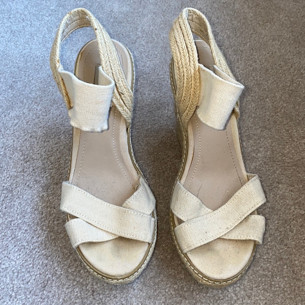 Steve Madde Wedged Heel size 7 1/2 5 inch cream